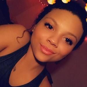 Meet your Posher, Damika